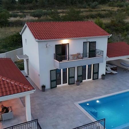 克利斯Secluded House - Guaranteed Privacy - Heated Pool别墅 外观 照片