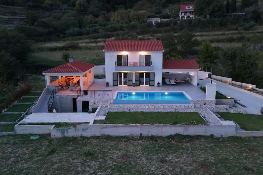 克利斯Secluded House - Guaranteed Privacy - Heated Pool别墅 外观 照片
